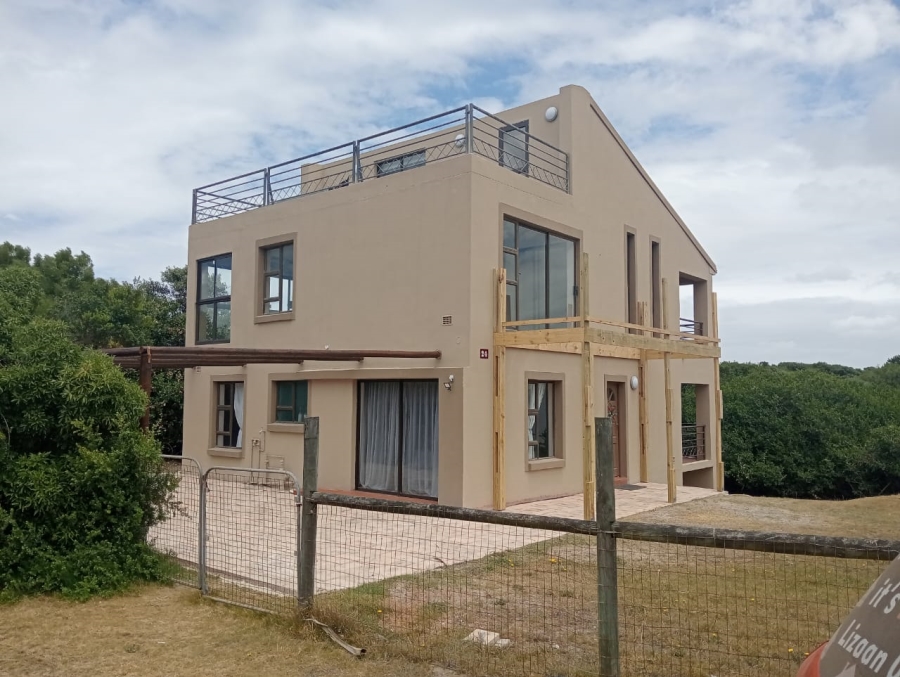4 Bedroom Property for Sale in Paradise Beach Eastern Cape